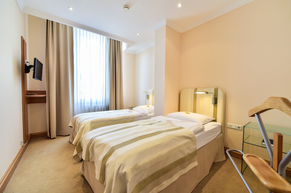 Basic Double Room Single Use - Photo 2