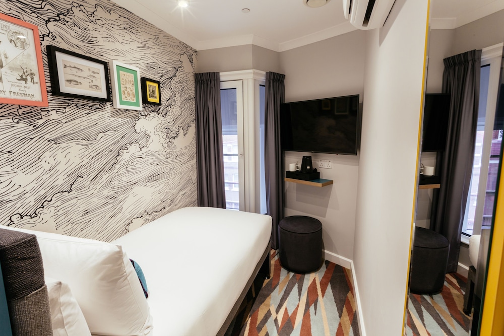 Single Room photo 3