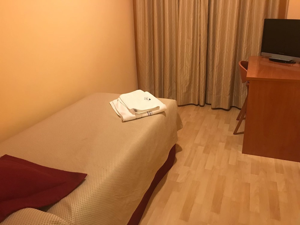 Triple Room (3 Adults) - Photo 1