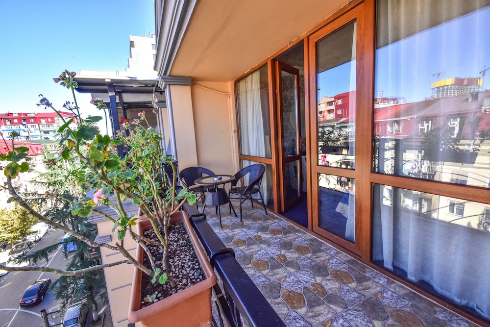 Deluxe Double Room, Balcony - Photo 6