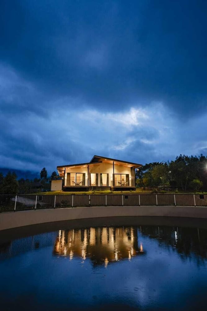 Superior Cottage