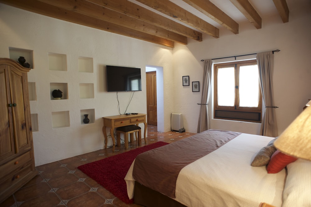 Standard Room, 1 King Bed photo 3