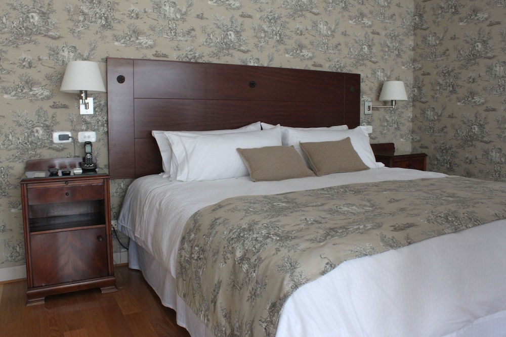 Deluxe Suite, Balcony