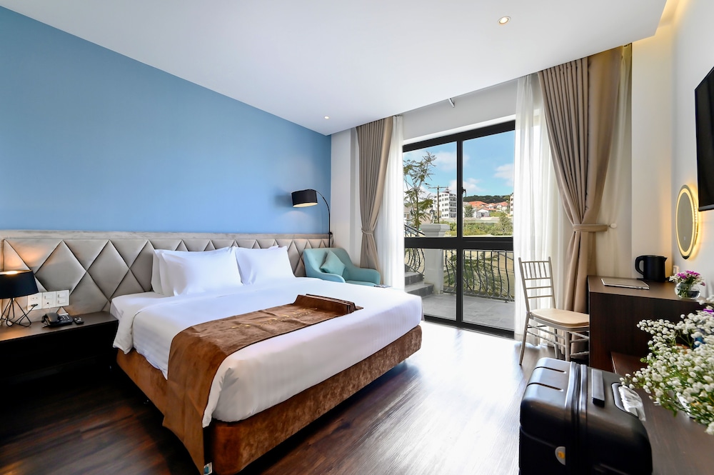 Deluxe Double Room, City View - Photo 3
