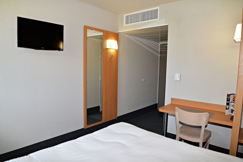 Quadruple Room, Accessible, Non Smoking photo 3
