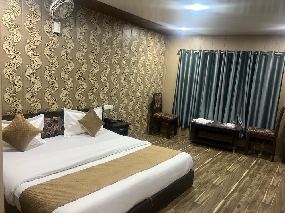 Deluxe Room - Photo 6