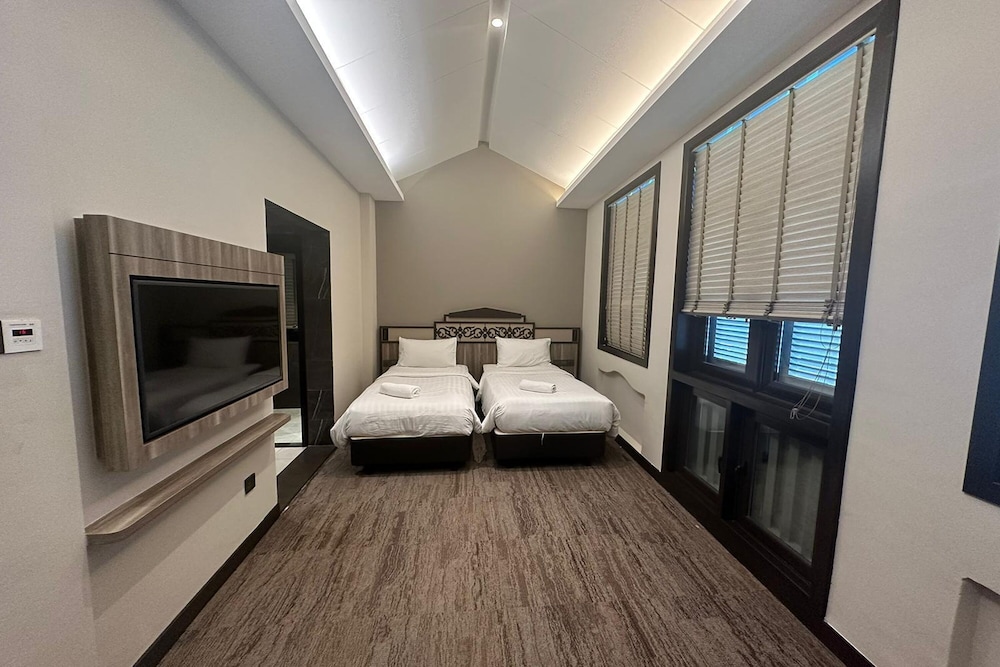 Premier Twin Room