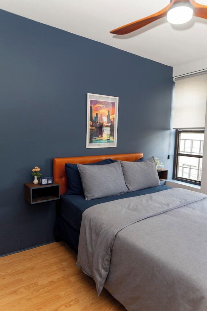 Private queen room, Shared bathroom