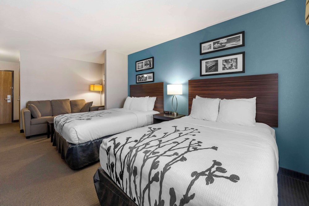 Suite, Multiple Beds, Non Smoking - Photo 4