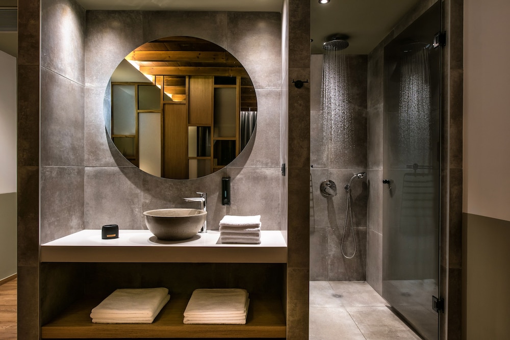 Suite - Photo 4