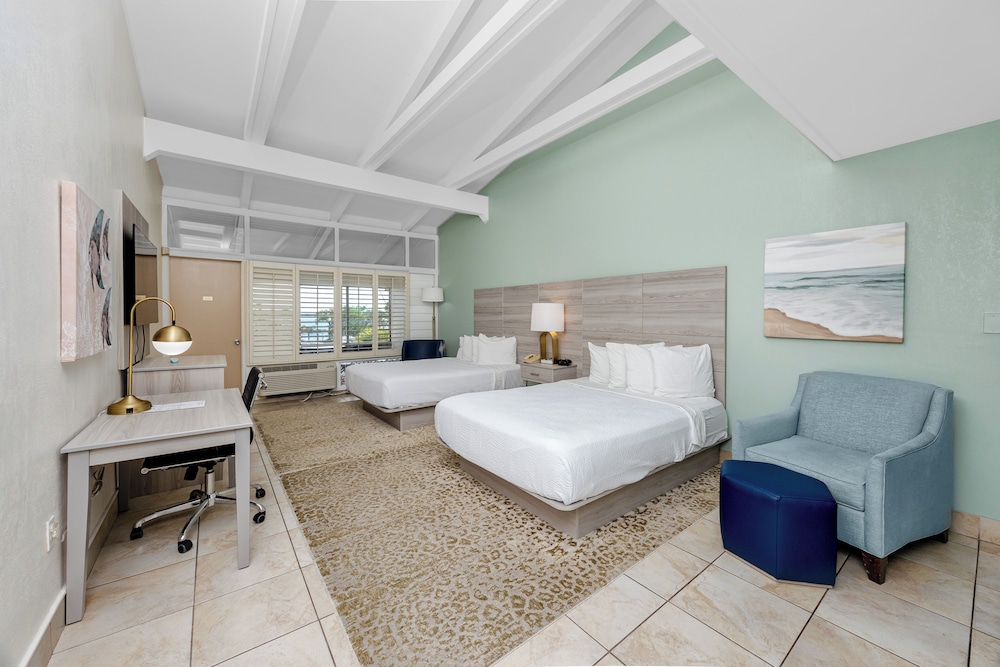 Standard Room, 2 Queen Beds, Balcony, Harbor View (Larger Room) - Photo 1