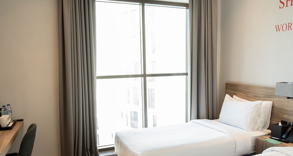 Standard Twin Room (includes 25% off F&B)