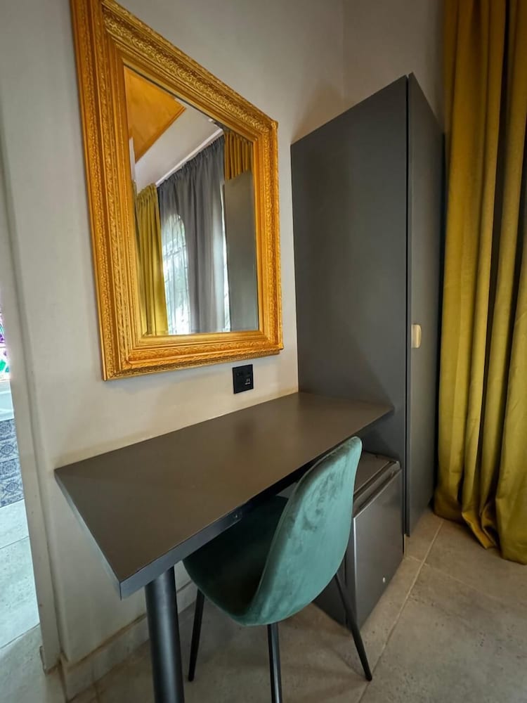 Superior Twin Room, 2 Twin Beds - Photo 11