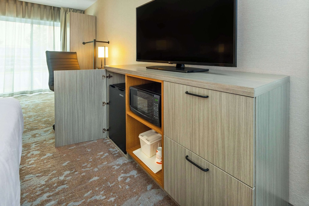 Standard Room, 2 Double Beds, Non Smoking, Second Floor - Photo 6