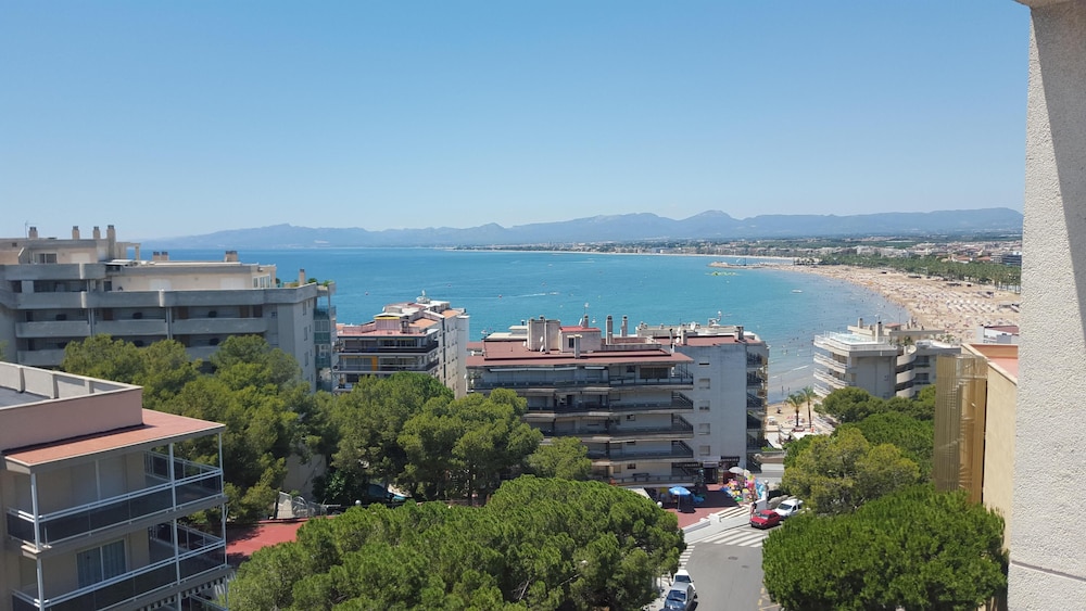 Habitación Triple con Vista al Mar