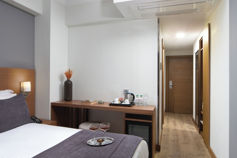 Economy Double or Twin Room photo 2