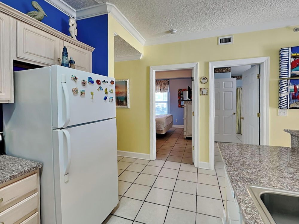 Condo, 2 Bedrooms, Balcony, Ocean View (#405 - No Pets)