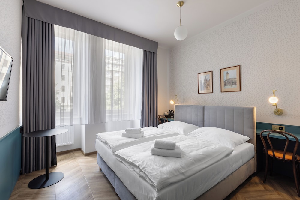 Superior Double or Twin Room - Photo 10