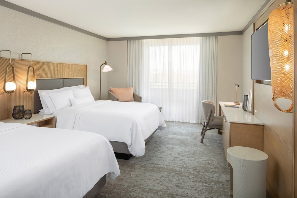Room, 2 Queen Beds - Photo 3