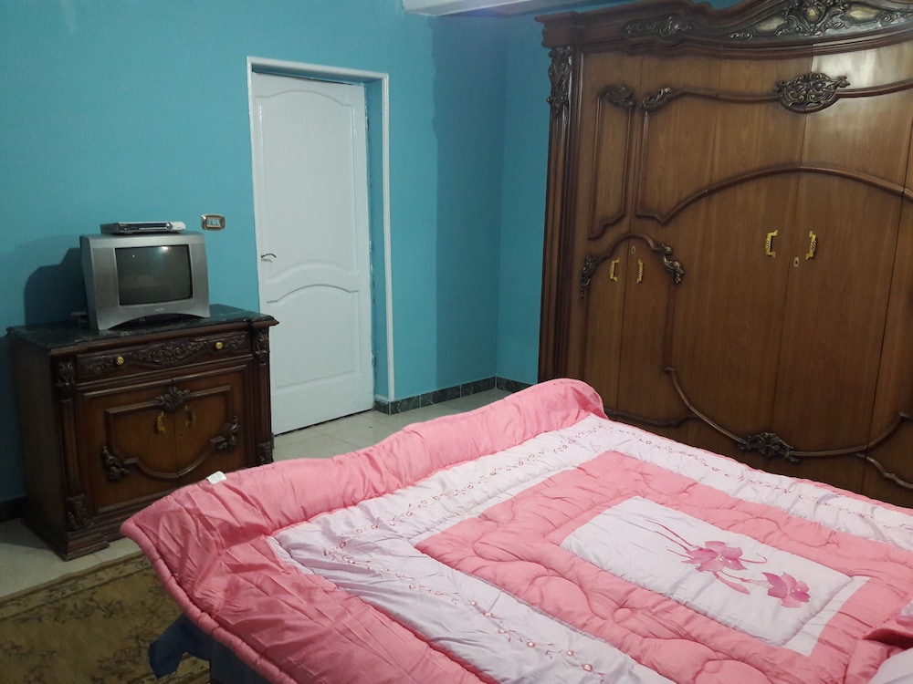Comfort Twin Room, 2 Bedrooms, Smoking, Mountain View