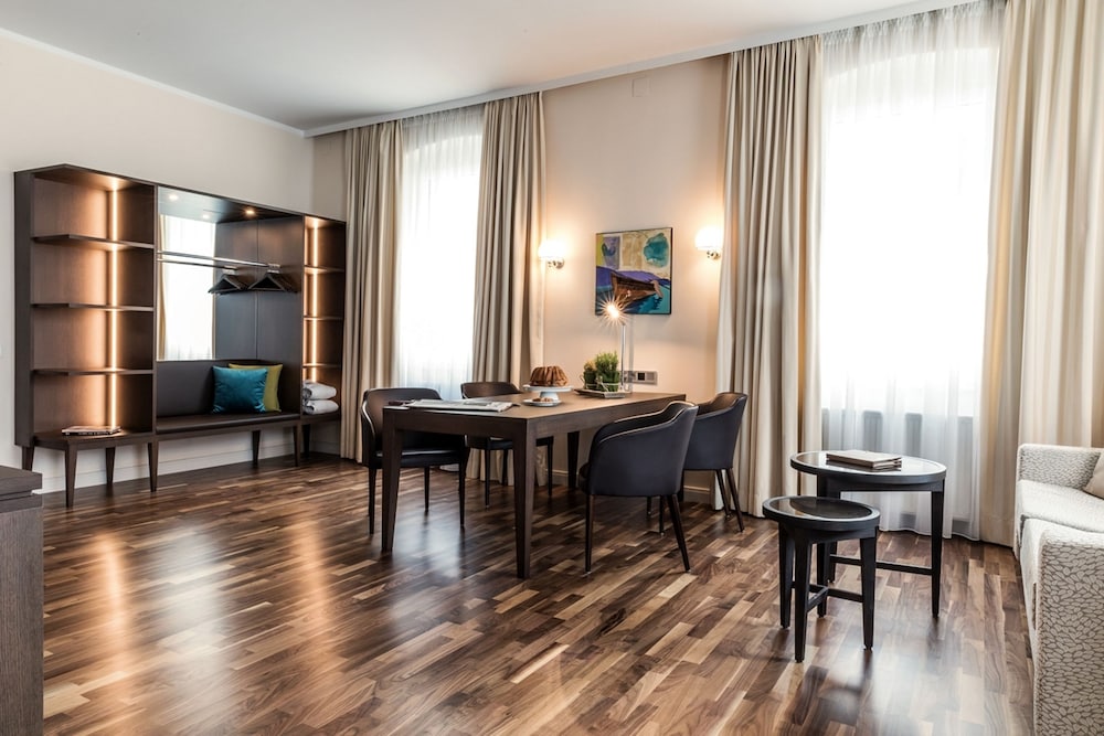 Junior Studio Suite