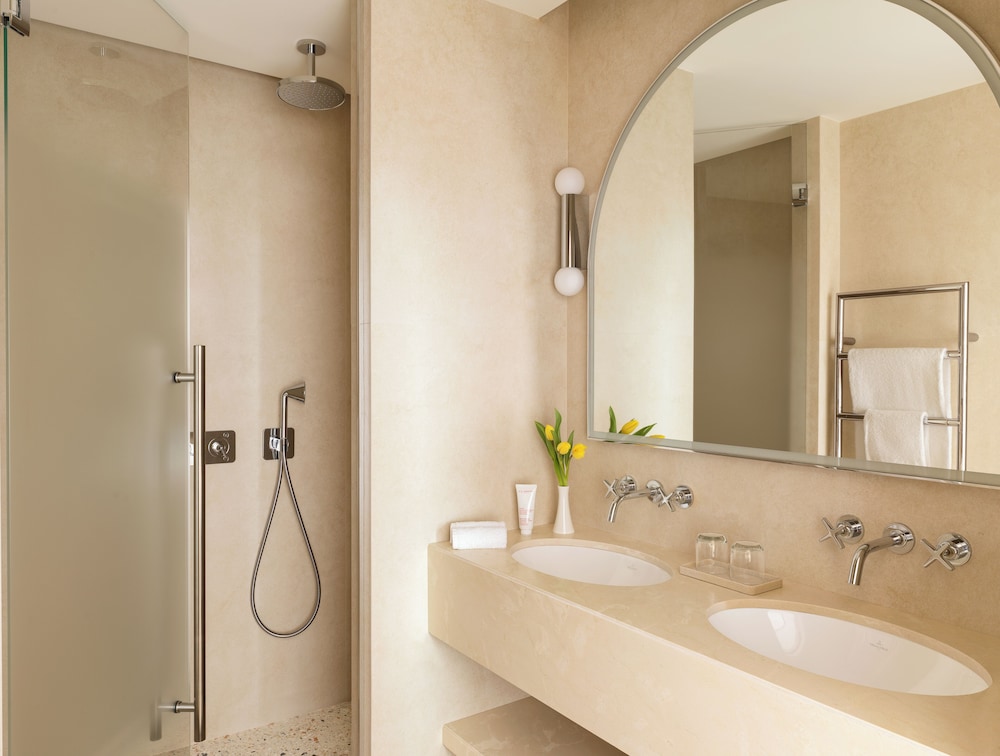 Junior Room, Sea View