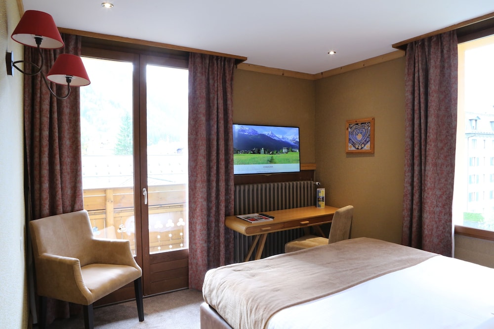 Comfort Double or Twin Room, Pool Access, Mountain View photo 2