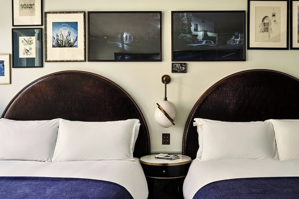 Studio Suite, 2 Queen Beds (Mobility Accessible, Tub)