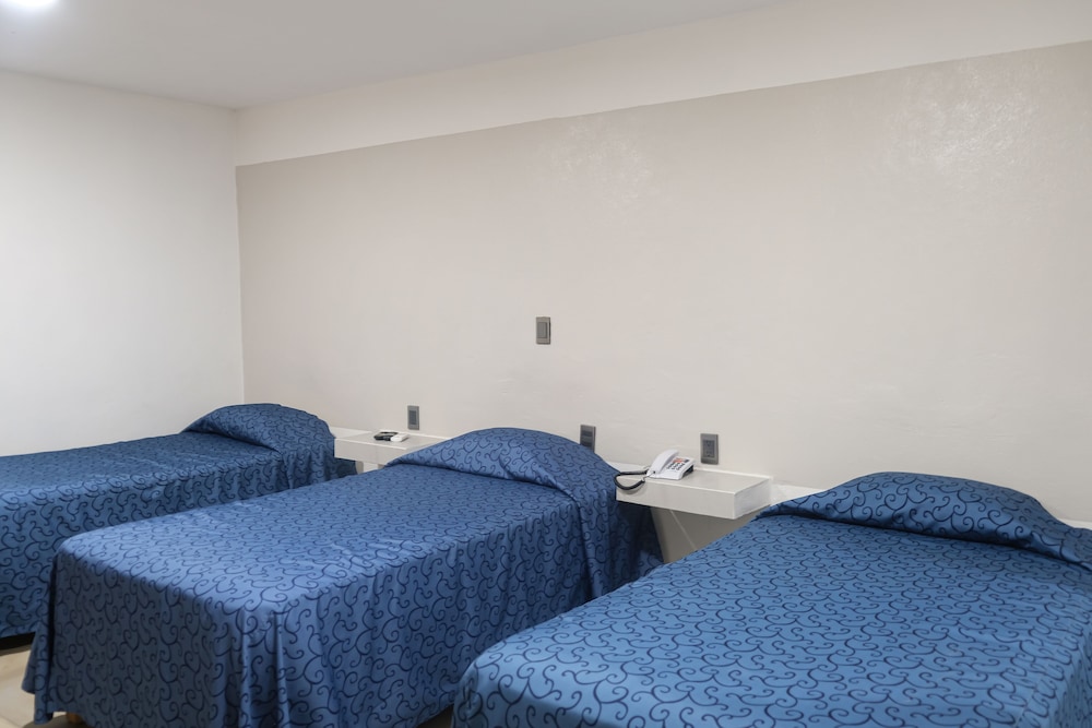 Standard Triple Room photo 2