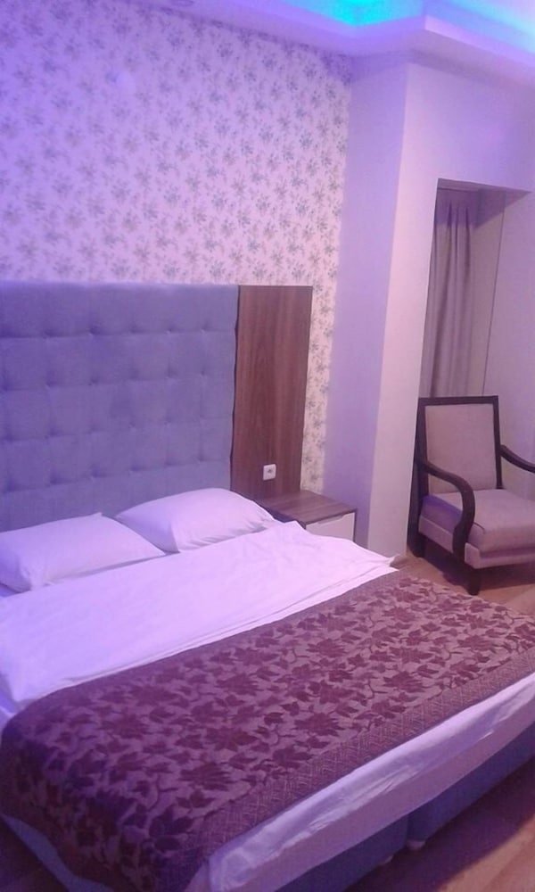 Double or Twin Room - Photo 4