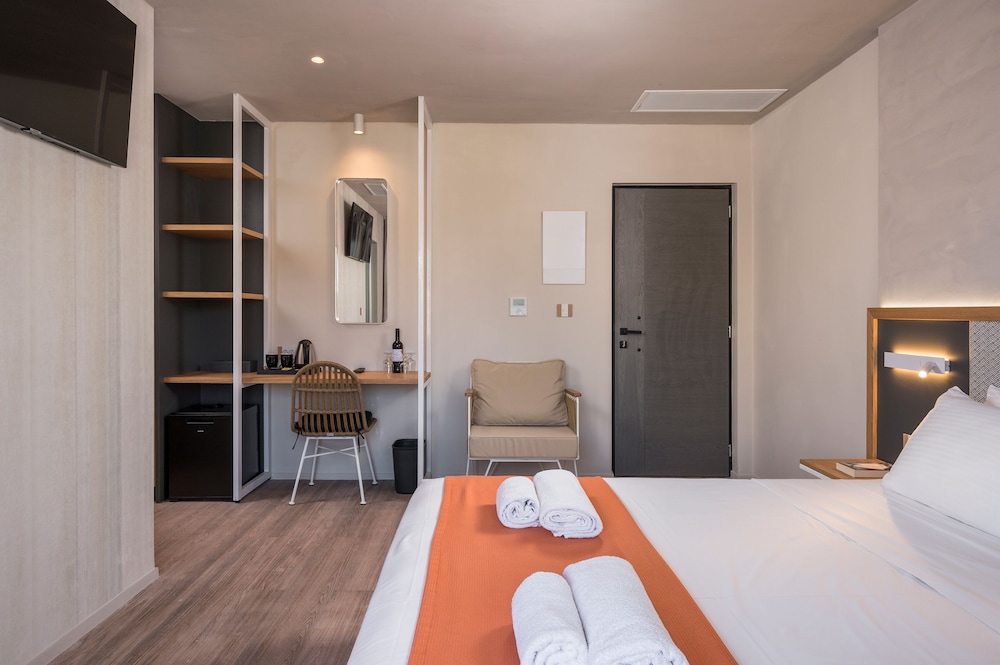 Premium Double Room Single Use photo 3