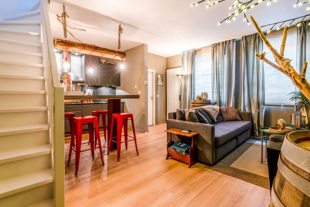 House, 2 Bedrooms, Pets Allowed photo 1