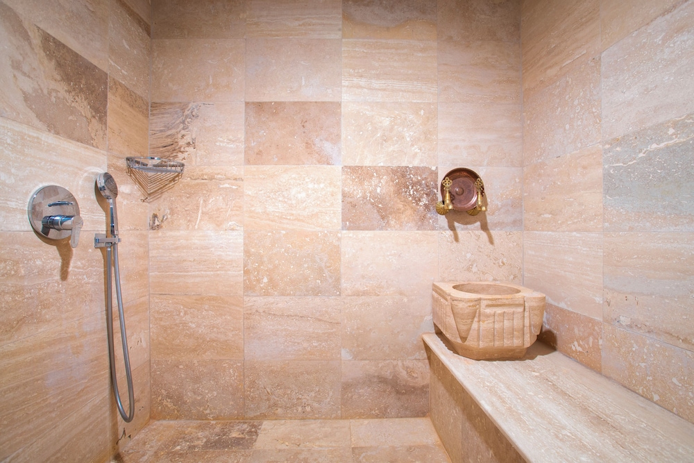 Standard Cave Room 201 - Photo 5