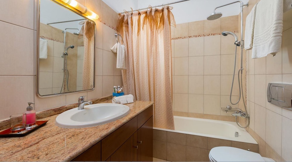 Villa, 2 Bedrooms, Balcony, Garden View photo 2