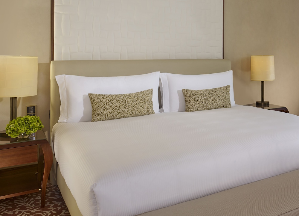 Premium Room, 1 King Bed, Balcony, City View