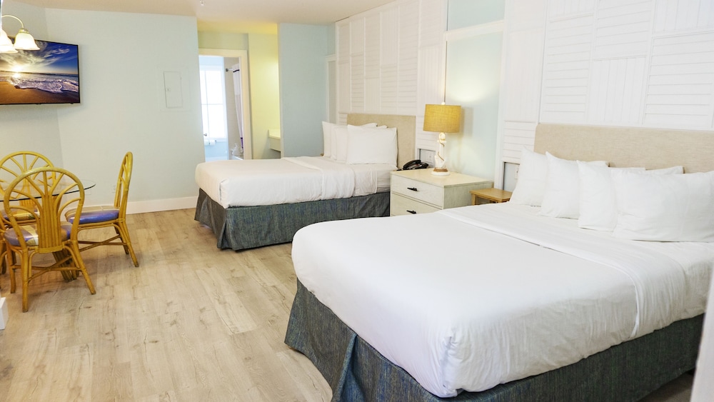 Deluxe Studio Suite, 2 Double Beds - Photo 1