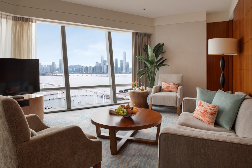 Suite, 1 King Bed (Waterfront Tower) - Photo 4