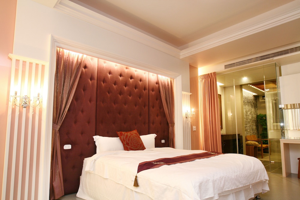 Premium Double Room, 1 Queen Bed photo 2