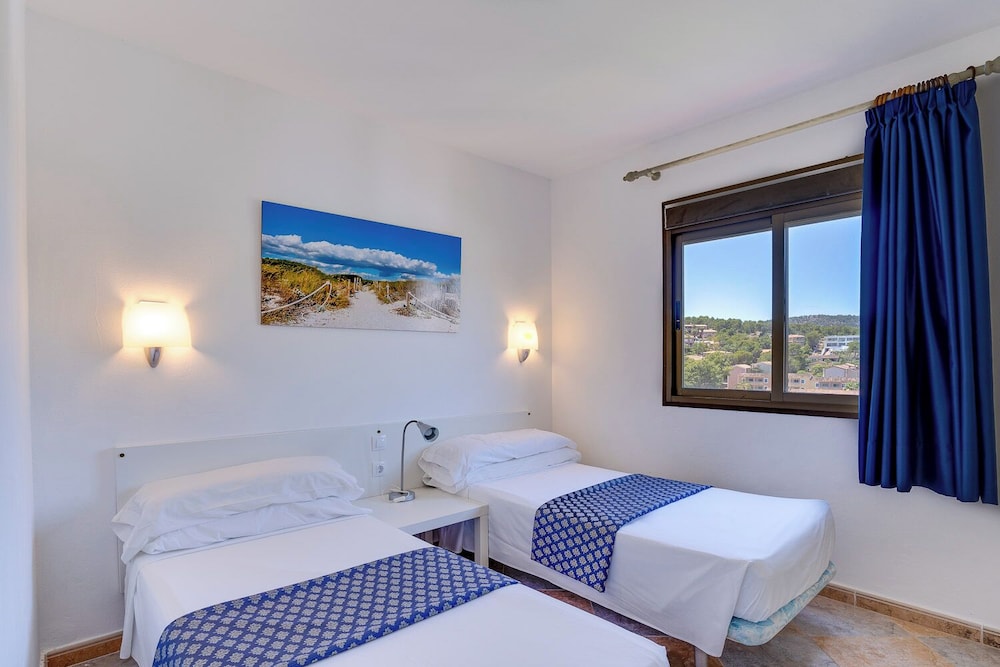 Family Apartment, 1 Bedroom, Sea View, Beachside