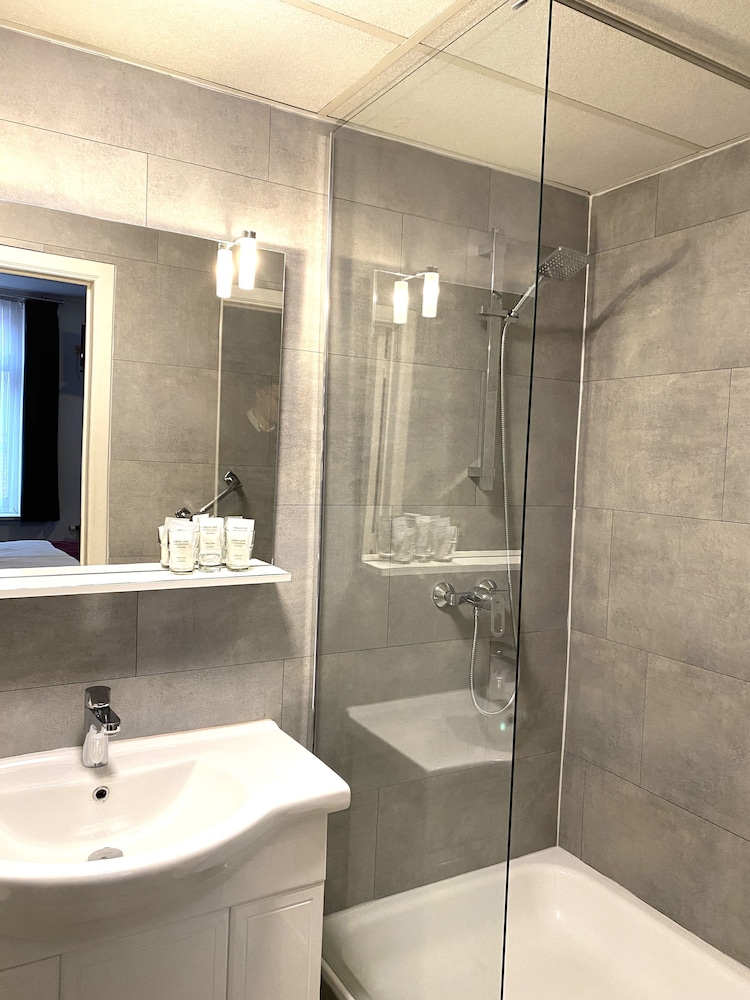 Standard Triple Room - Photo 4
