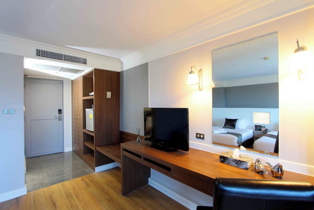 Deluxe Twin Room - Photo 16
