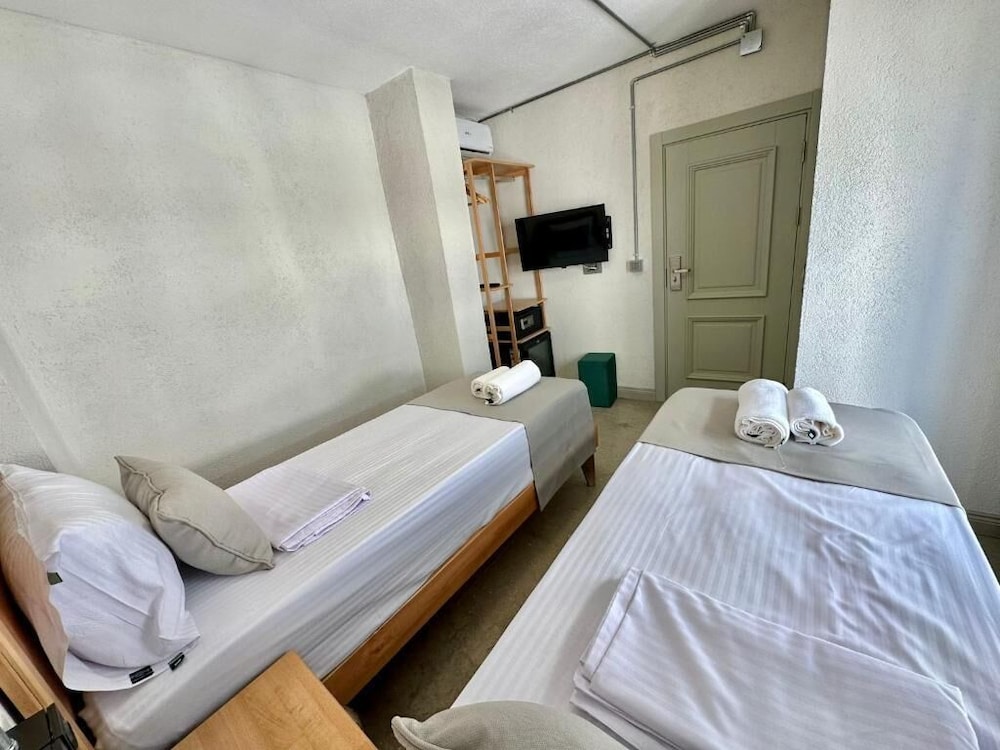 Deluxe Quadruple Room photo 2
