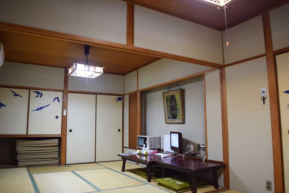 Family Room, Non Smoking (Up to 8 Japanese Futon Beds) photo 2
