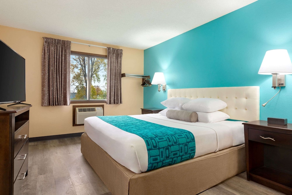 Studio Suite, 1 King Bed, Non Smoking (1 Bedroom) photo 1