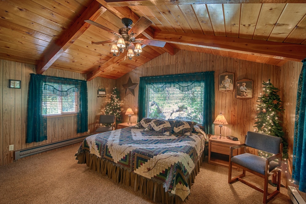 Signature Cabin, 3 Bedrooms, Non Smoking, Mountain View photo 1