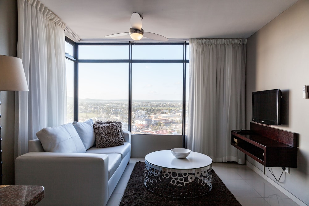 Luxury Suite, 1 Bedroom - Photo 1