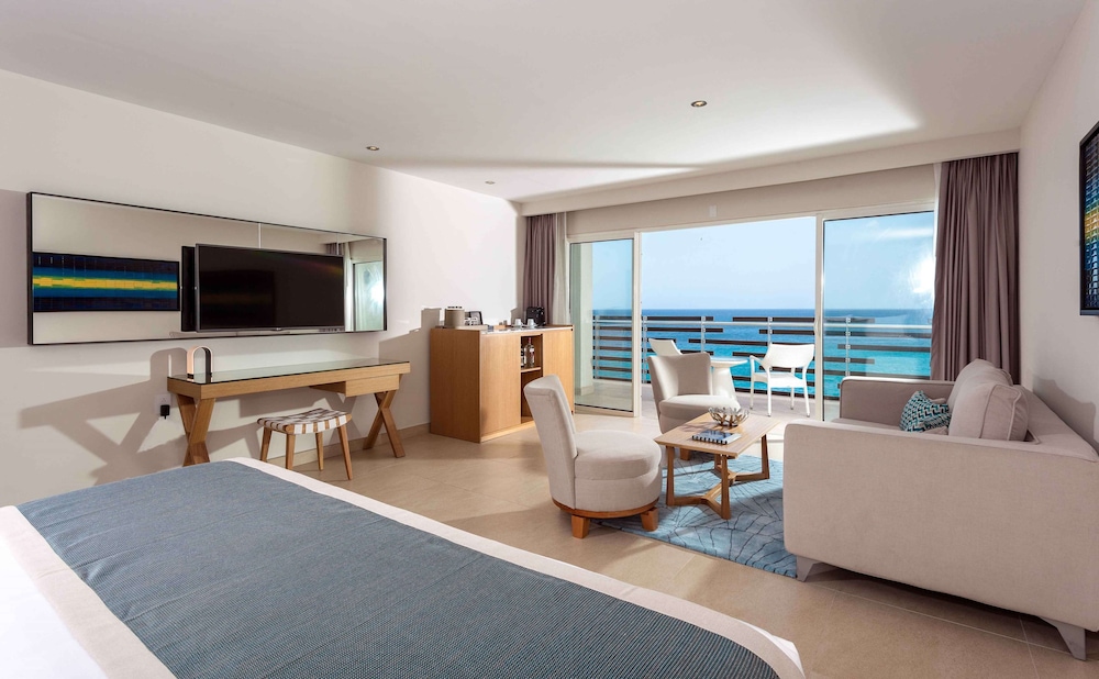 Suite, 1 King Bed, Ocean View (sunset Butler Suite)