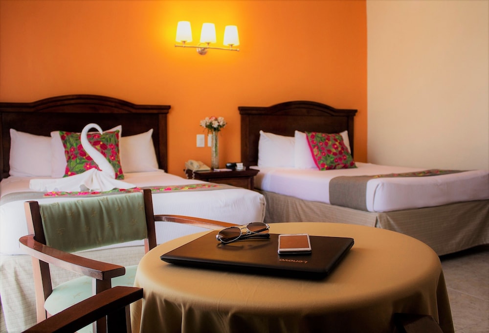 Junior Suite, 2 Double Beds - Photo 1