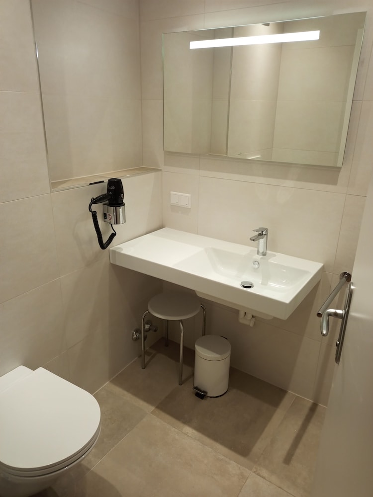 Double Room - Photo 19