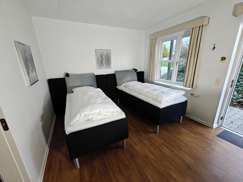 Room, 2 Twin Beds, Mobility Accessible, Private Bathroom photo 1